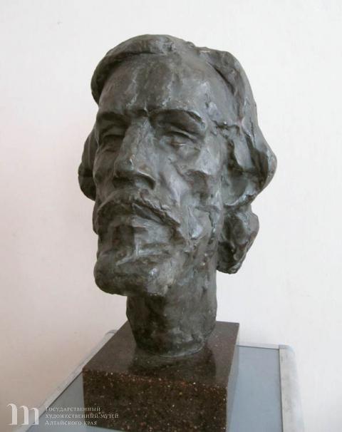 Чумичев Константин Григорьевич (1915&ndash;1987) Портрет скульптора В.Ф. Рублева. 1974 г. Голова. Металлизированная пластмасса. 55х29х33.