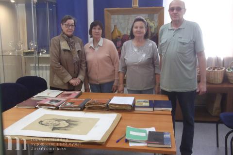 Состоялась встреча сотрудников Художественного музея с потомками художника Ивана Евсеевича Харина