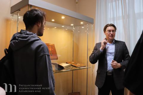 Художественный музей Алтайского края приглашает посетить занятия, посвященные теории и истории иконописи