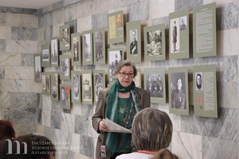 Встреча сотрудников Художественного музея с сотрудниками КГБУЗ &laquo;Городская&nbsp;больница&nbsp;№5, г.&nbsp;Барнаул&raquo; в рамках фотовыставки &laquo;Победный май. Берлин 1945-го&raquo;. 07 мая 2024 года