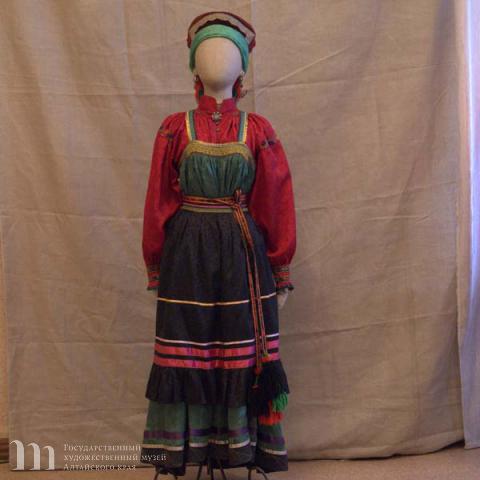 Женский праздничный костюм из коллекции ГХМАК