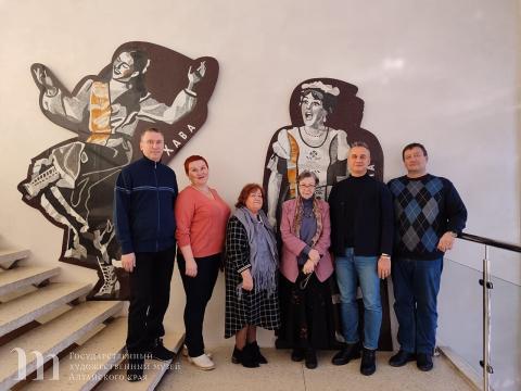 Творческая встреча директора и сотрудников Государственного художественного музея Алтайского края с художником Николаем Зайковым. 14 февраля 2025 года