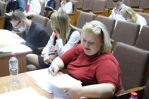 Сотрудники Художественного музея приняли участие в работе жюри Краевого конкурса юных экскурсоводов образовательных организаций Алтайского края. 23 апреля 2021 года