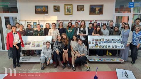 Встреча со студентами Новоалтайского государственного художественного училища в рамках выставки &laquo;Неизвестный Борунов&raquo; в Новоалтайске. 10 октября 2024 года