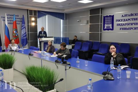 Участие сотрудника научно-исследовательского отдела в XIII межрегиональной историко-архивной конференции &laquo;Гуляевские чтения&raquo;