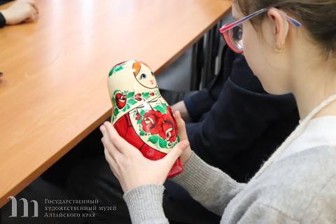 Художественный музей совместно с Алтайской общеобразовательной школой №2 начинает совместный проект &laquo;Музейный урок&raquo;