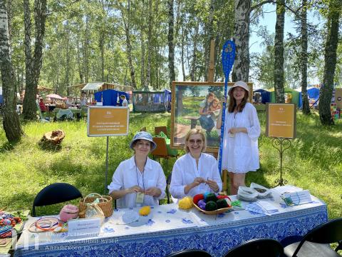 Художественный музей принял участие в Литературном фестивале Роберта Рождественского в с. Косиха. 01 июля 2024 года