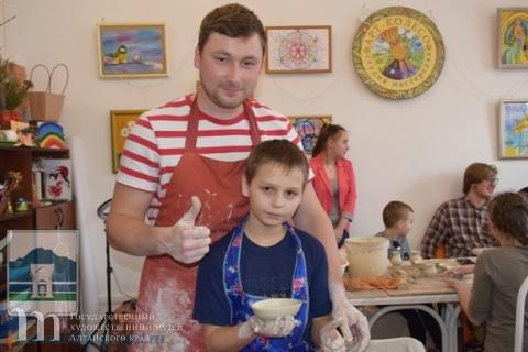 Мастер-класс народного мастера Алтайского края Михаила Бывших в рамках проекта &laquo;Алтай Керамикс&raquo;. Январь-февраль 2023 года